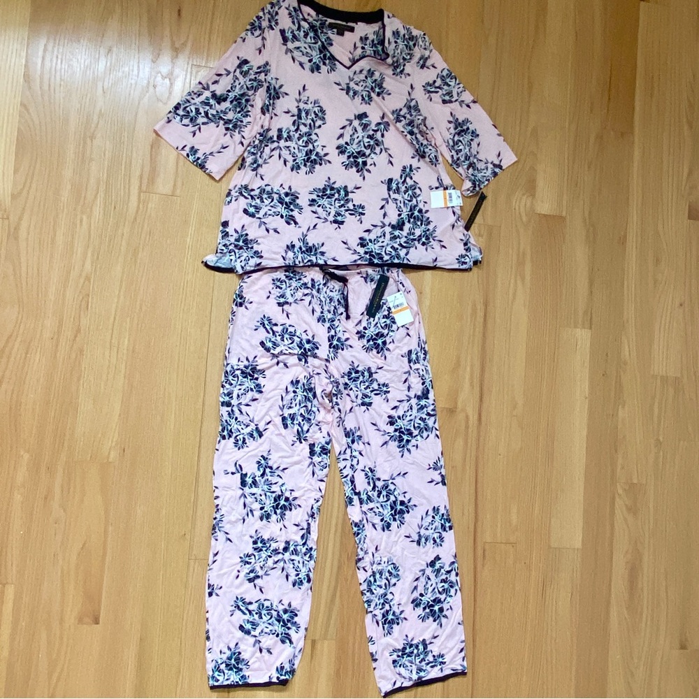 Donna Karan NWT super soft sleepwear set